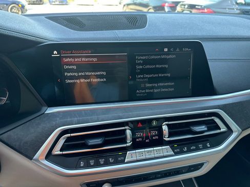 Used 2021 BMW X5 M50i AWD/4WD image 49