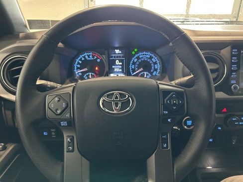 Used 2023 Toyota Tacoma TRD Sport image 10