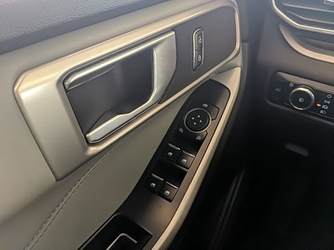 Used 2023 Ford Explorer XLT w/ Equipment Group 202A image 29