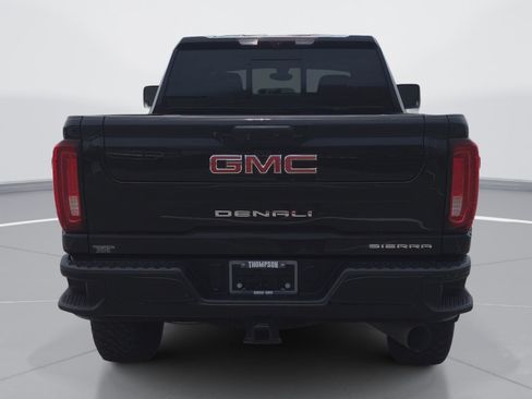 Used 2021 GMC Sierra 2500 Denali w/ Denali Black Diamond Edition AWD/4WD image 4