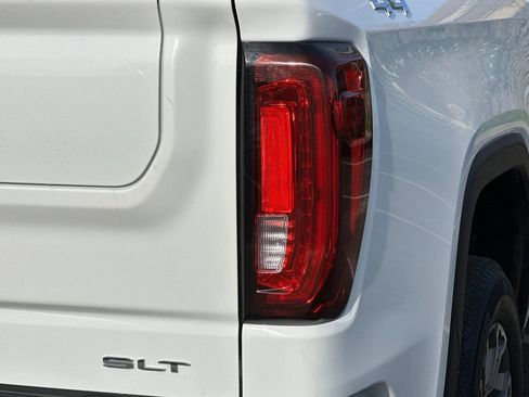 Used 2025 GMC Sierra 1500 SLT image 9