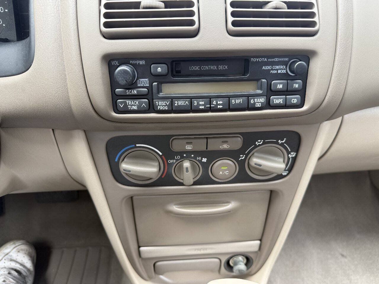 Used 2002 Toyota Corolla S FWD image 11
