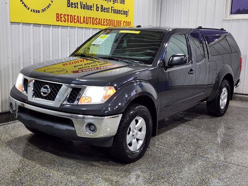 Used 2011 Nissan Frontier SV w/ SV Premium Utility Pkg AWD/4WD image 3