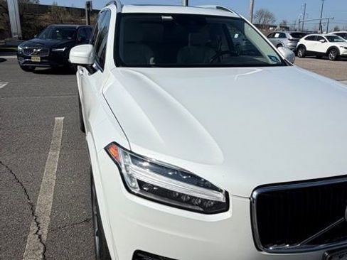 Used 2018 Volvo XC90 T5 Momentum w/ Protection Package image 2