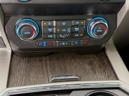Used 2021 Ford F250 Lariat w/ Chrome Package AWD/4WD image 19