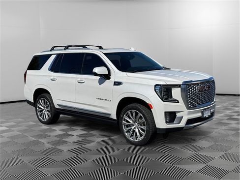 Used 2021 GMC Yukon Denali w/ Denali Premium Package AWD/4WD image 7