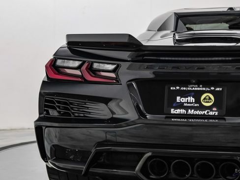 Used 2024 Chevrolet Corvette Z06 RWD image 17