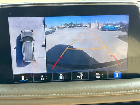 Used 2021 Chevrolet Tahoe Premier w/ Premium Package image 34