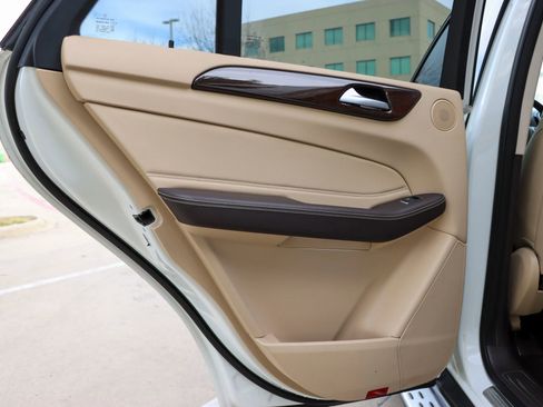 Used 2018 Mercedes-Benz GLE 350 w/ Premium 1 Package image 17