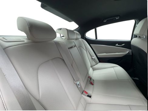 Used 2025 Genesis G70 2.5T AWD/4WD image 26