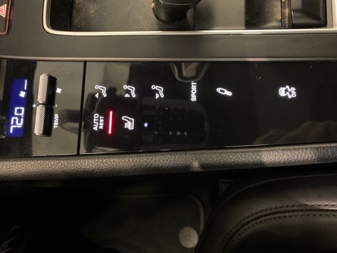 Used 2022 Porsche Macan S AWD/4WD image 37