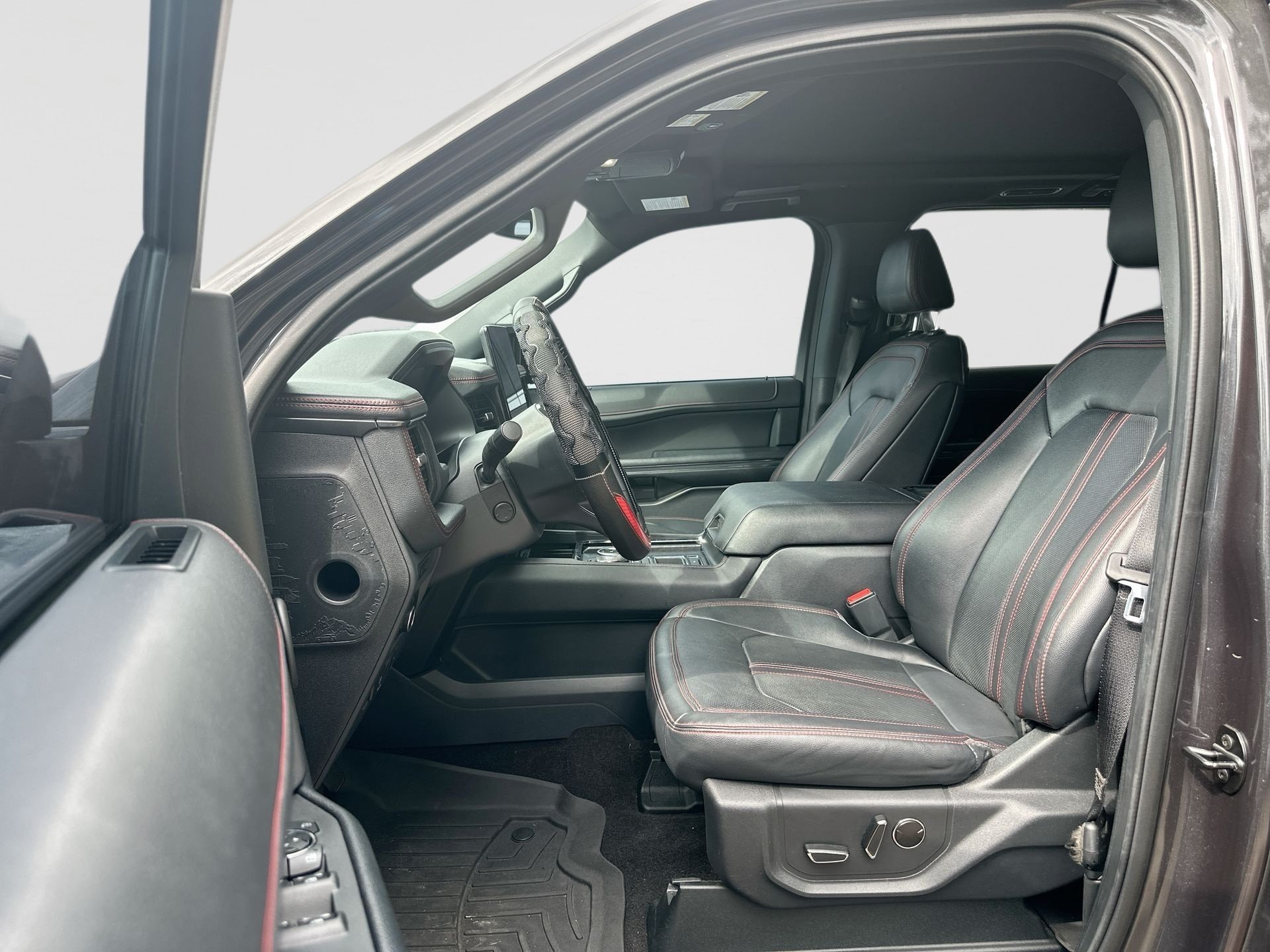 Used 2023 Ford Expedition Max Limited RWD image 2