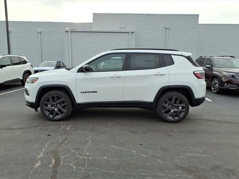 New 2026 Jeep Compass Latitude image 3