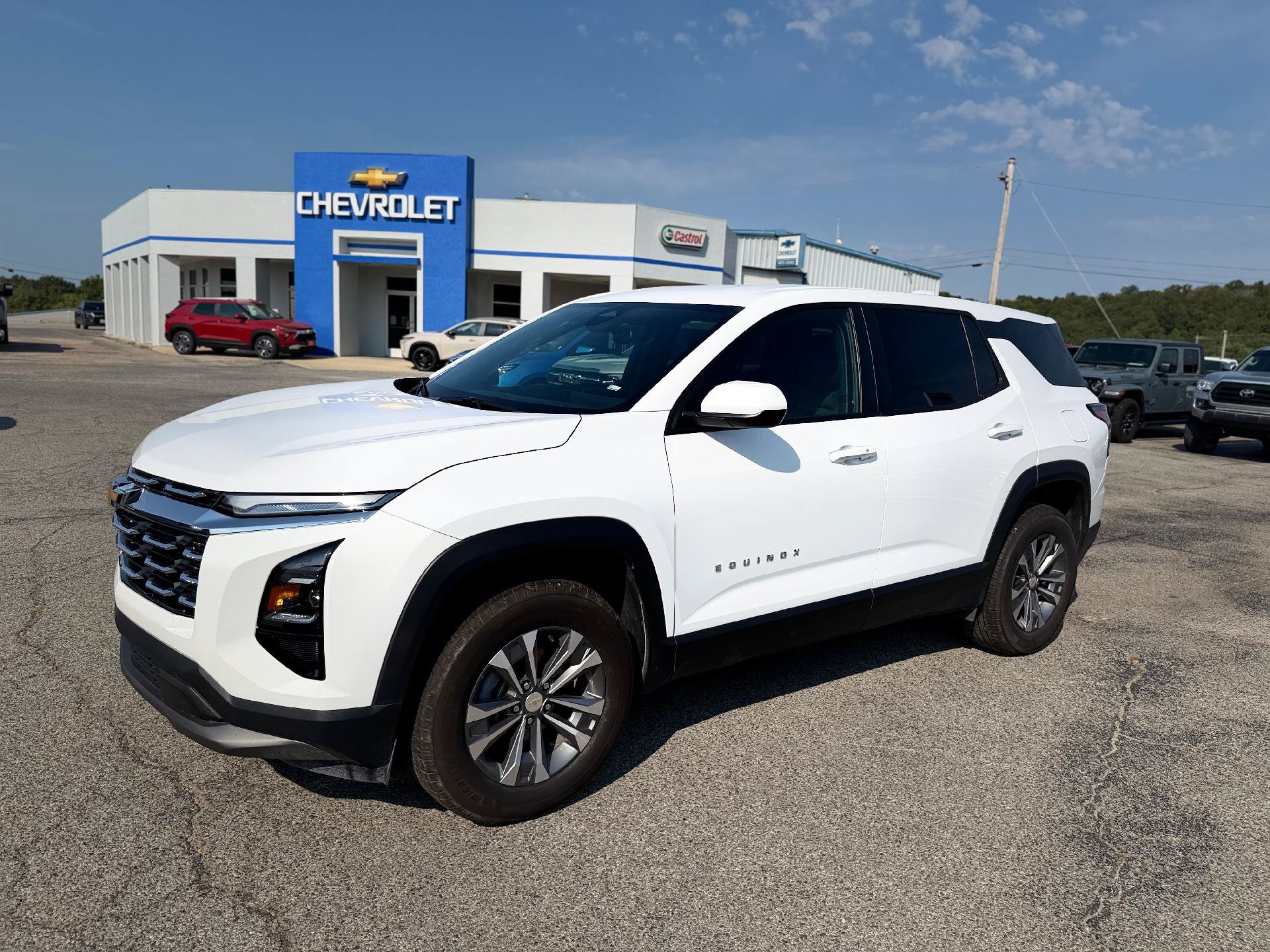 Used 2026 Chevrolet Equinox LT AWD/4WD image 7