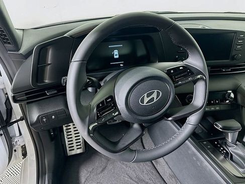 Certified 2025 Hyundai Elantra Sport FWD image 9