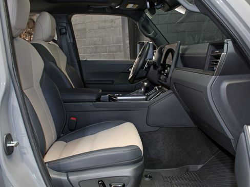 Used 2024 Lexus GX 550 AWD/4WD image 50