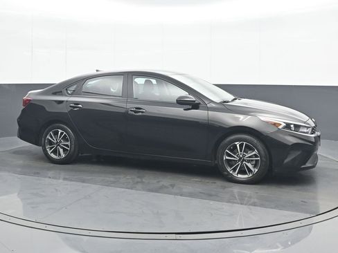 Used 2023 Kia Forte LXS FWD image 8