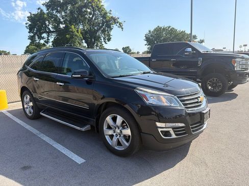 Used 2017 Chevrolet Traverse Premier FWD image 3