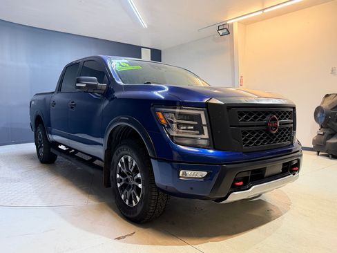 Used 2024 Nissan Titan PRO-4X w/ Pro-4x Convenience Package AWD/4WD image 19