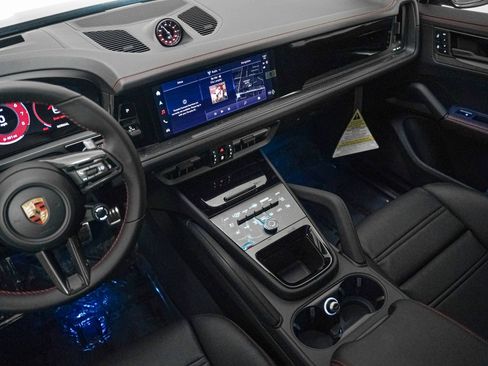 New 2026 Porsche Cayenne GTS image 19