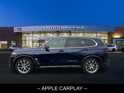 Used 2024 BMW X5 xDrive40i w/ Parking Assistance Package image 2