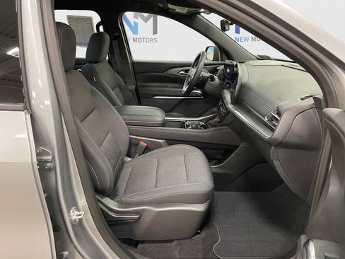 Used 2026 Chevrolet Traverse LT w/ Driver Confidence Package AWD/4WD image 15