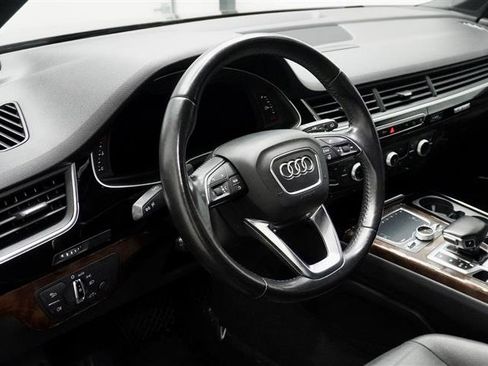 Used 2017 Audi Q7 3.0T Premium Plus w/ Premium Plus Package AWD/4WD image 11