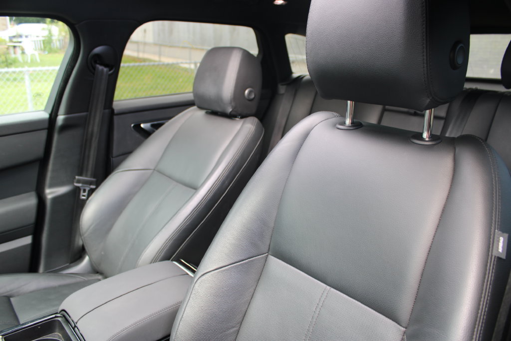 Used 2025 Land Rover Range Rover Velar Dynamic SE AWD/4WD image 9