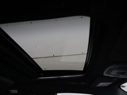 Used 2025 Toyota Sienna Platinum image 3