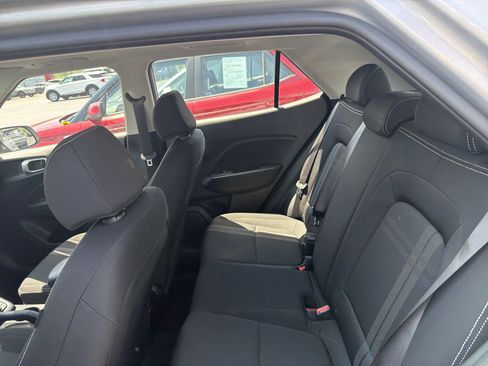 Used 2025 Hyundai Venue SEL FWD image 48