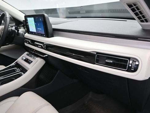 Used 2025 Lincoln Aviator Reserve w/ Luxury Package RWD image 24