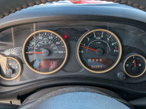 Used 2014 Jeep Wrangler Unlimited Sahara AWD/4WD image 16