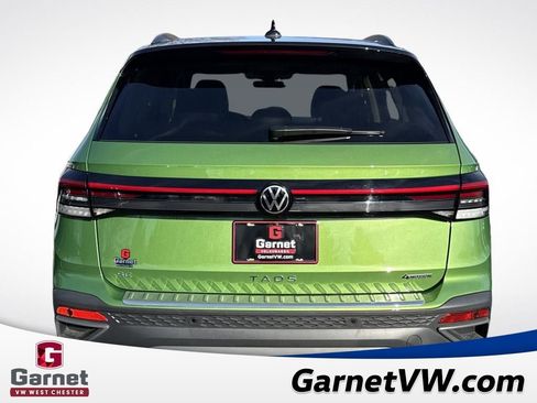 New 2025 Volkswagen Taos SE image 4