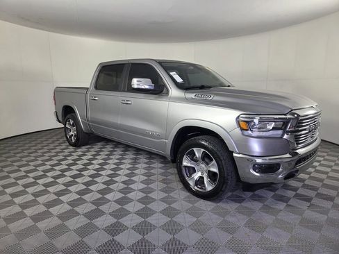 Used 2019 RAM 1500 Laramie AWD/4WD image 2