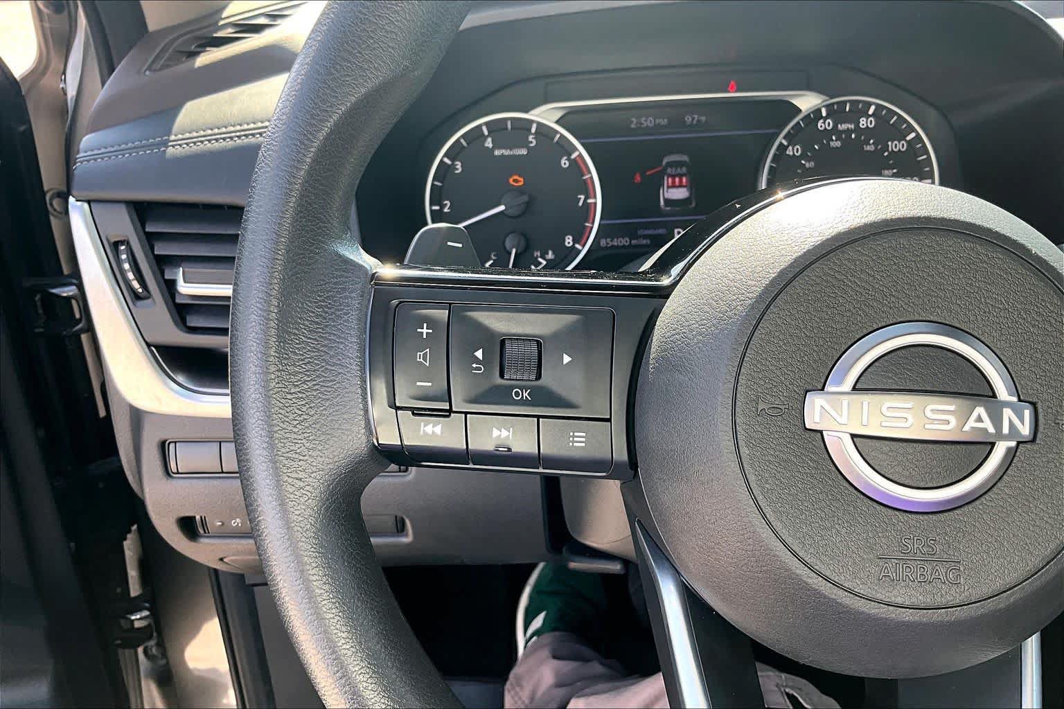 Used 2023 Nissan Rogue SV FWD image 24