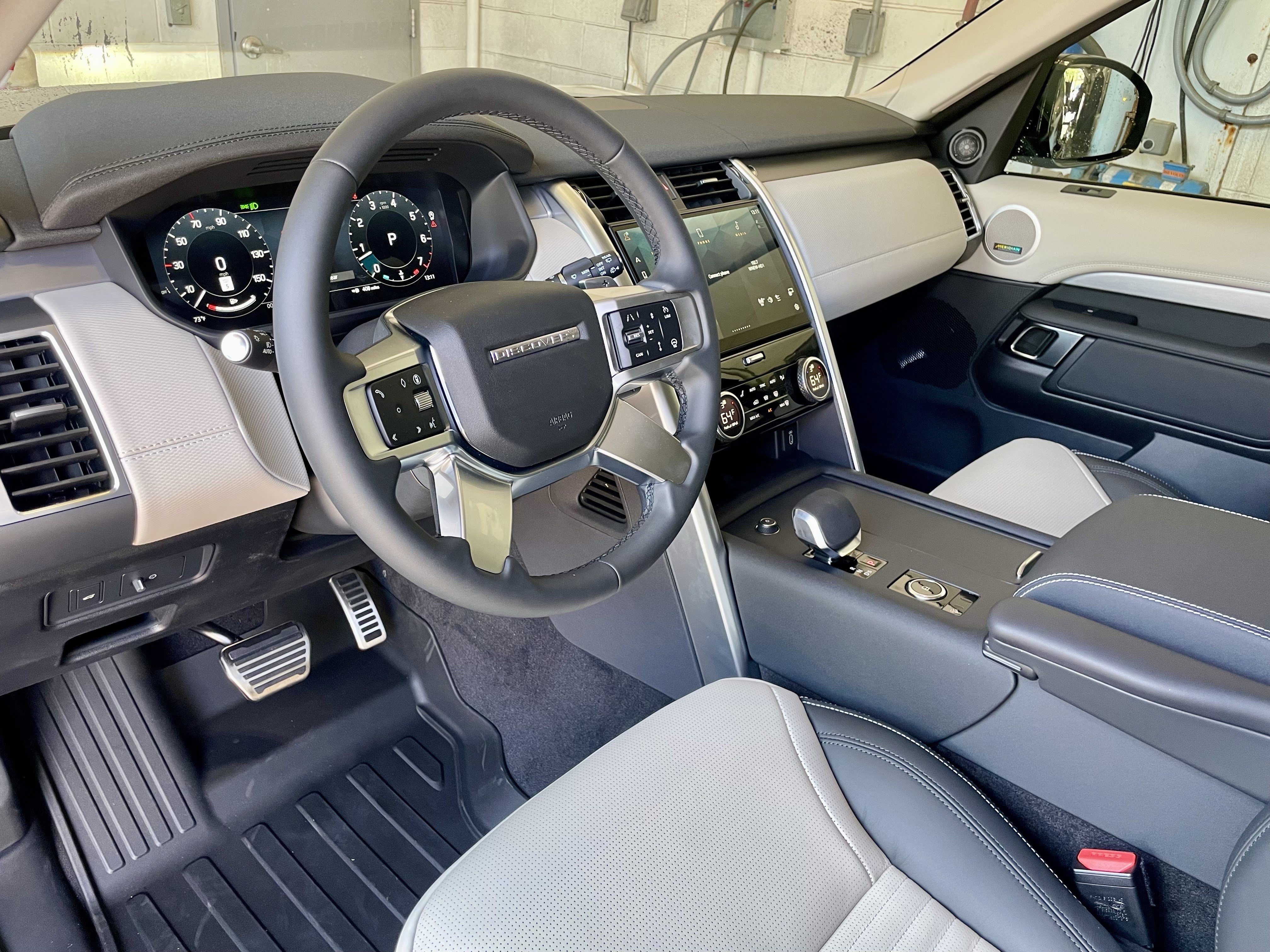 New 2026 Land Rover Discovery Dynamic SE AWD/4WD image 13