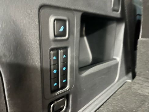 Used 2025 Ford Expedition Active AWD/4WD image 37