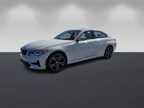 Certified 2022 BMW 330i Sedan w/ Driving Assistance Package image 8