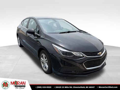 Used 2017 Chevrolet Cruze LT w/ Convenience Package FWD image 2
