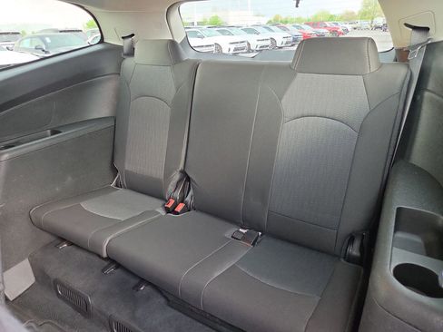 Used 2017 Chevrolet Traverse LT AWD/4WD image 14