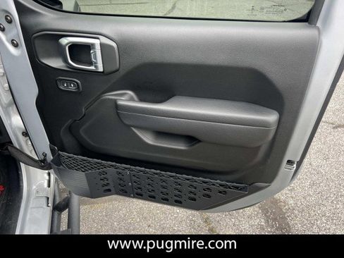 Used 2023 Jeep Wrangler Unlimited Rubicon w/ LED Lighting Group image 14