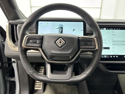 Used 2024 Rivian R1S Adventure AWD/4WD image 28