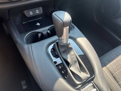 Certified 2027 Honda HR-V LX image 29