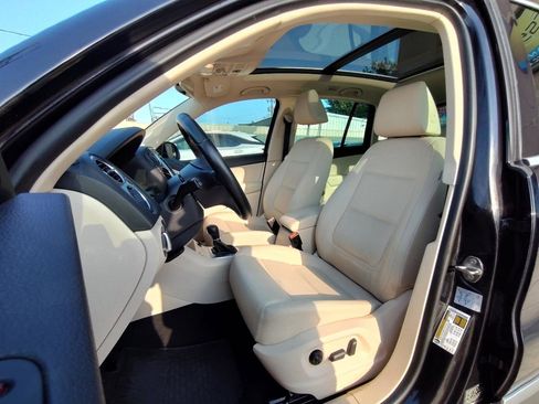 Used 2016 Volkswagen Tiguan SE FWD image 16