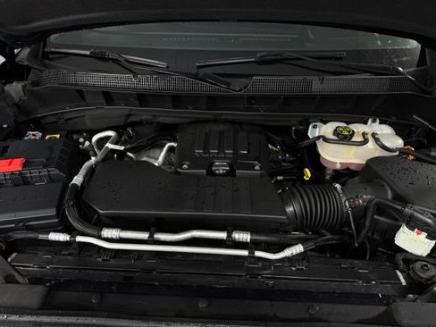 Used 2023 Chevrolet Silverado 1500 LT AWD/4WD image 12