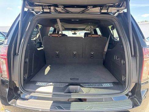 Used 2022 Chevrolet Suburban High Country w/ Premium Package 2 AWD/4WD image 10