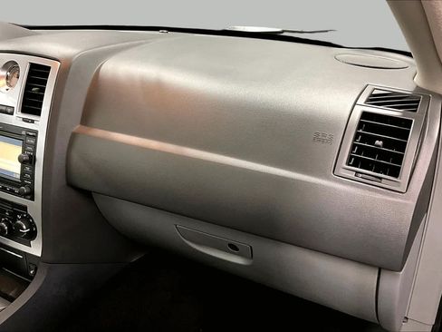 Used 2005 Chrysler 300 C w/ Navigation & Sound Group II RWD image 18