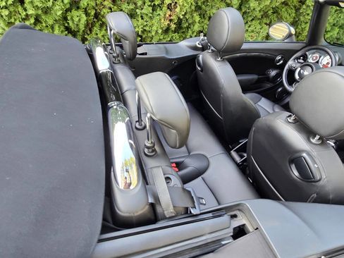 Used 2014 MINI Cooper S image 23