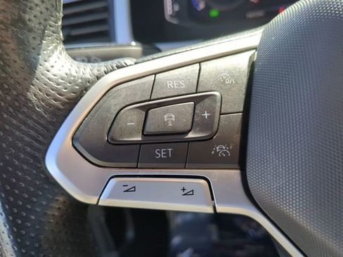 Certified 2022 Volkswagen Atlas Cross Sport SEL Premium R-Line image 31