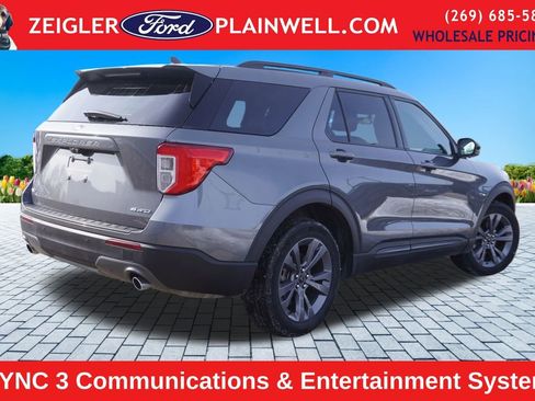 Used 2023 Ford Explorer XLT w/ Equipment Group 202A image 4